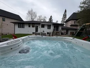 Hot Tub+outdoor Sauna, big family | huge backyard - Image 2