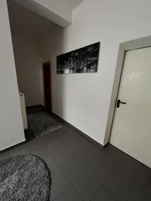 Centrally located accommodation - Image 3
