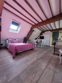 Au 1894 Loft and Private Spa - Image 4