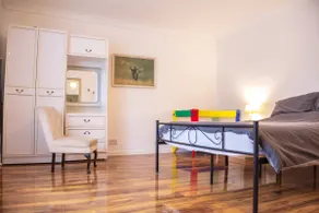 Freshly Renovated Apartment on High Street - Image 4