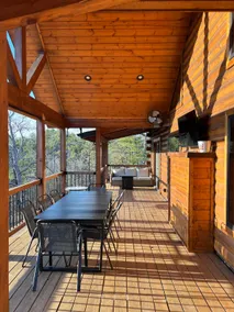 Luxury Log Cabin: 5 bedroom Van Buren River Cabin - Image 3