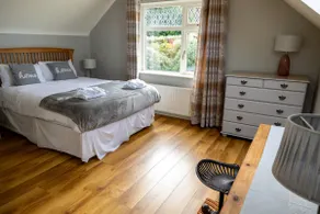 Bedrock House, Sea Views, Mountain Views, Gardens - Image 3