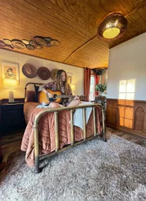 Gypsy Junction~Perfect Escape~Travelers Welcome! - Image 2