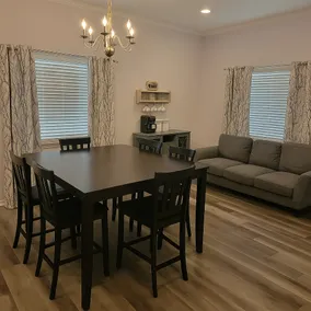 Cottage in Downtown Houma - Image 3