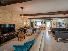Renovated farmhouse with private pool - Image 3