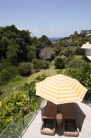 Surfside - 150m to beach w/heated pool - Image 3