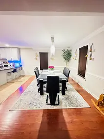 luxury Home Near Town Center - Image 5