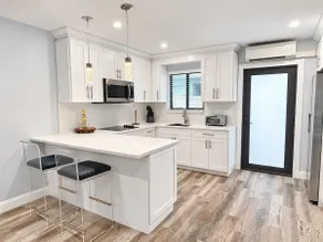 Gorgeous King Bed + Private Yard • 5 Min to Beach - Image 2
