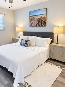 Gorgeous King Bed + Private Yard • 5 Min to Beach - Image 3