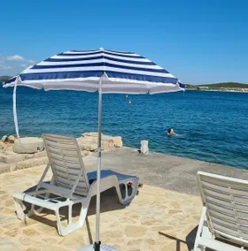 Authentic Mediterranean Apartment 30m from sea - Image 4