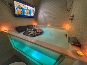 Best View Flat-Jacuzzi Pool Billiards Gym Games - Image 2