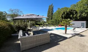 Property with Seine view and outdoor pool - Image 5