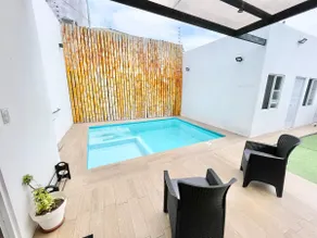 Vacation home with a pool and air conditioning - Image 2