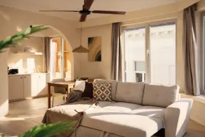 Downtown Old City 2 BDR apartment near Cathedral - Image 2