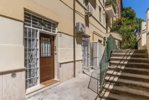 Three-room apartment near Metro for Colosseum-Domus in Rome - Image 2