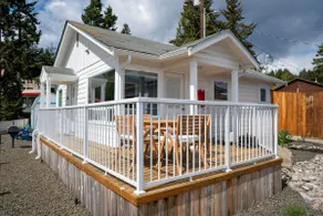 Waterfront Kraken Cabin in Downtown Hoodsport - Image 3