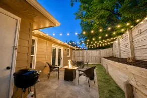 Boho-Glam Bungalow, Fenced Yard, 2 Kings - Image 2