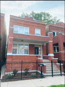 Charming 3BR Condo, King Bed, Free Parking - Image 5