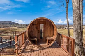 Vineyard Cottage in Wine Country with Hot Tub - Image 5