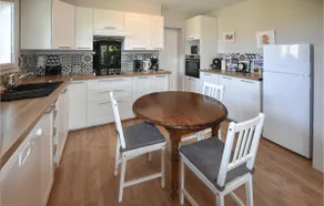 3 Bedroom Stunning Home In Rognonas - Image 5