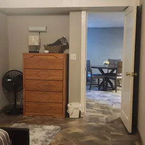 Guest Suite In Ammon - Image 5