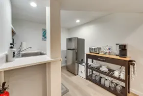Remodeled Maple Leaf Basement Apt! 7 Mi to Seattle - Image 2
