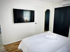 Pet Friendly Studio with Private Patio - Image 4