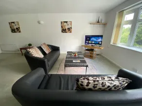 Luxury Private Guesthouse in Moseley | Parking - Image 2
