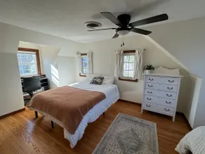 Stylish 2BR Charmer Close to Everything - Image 4