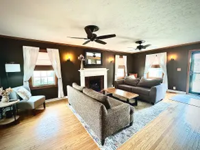 Stylish 2BR Charmer Close to Everything - Image 3