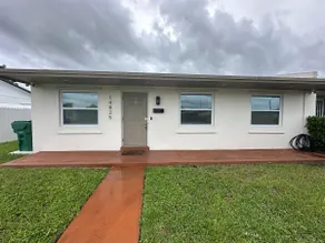 Miami Boho Bungalow near Zoo, 3bed 1bath, AC, pets - Image 3