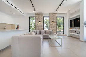 Luxury Oasis Villa - Image 3
