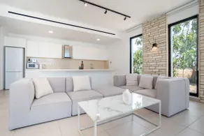 Luxury Oasis Villa - Image 2