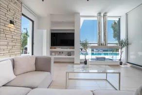 Luxury Oasis Villa - Image 5