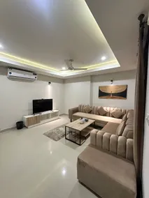 Executive Heights Apartments - Image 2