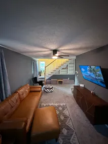 The Atrium House at the Arboretum, Pet Friendly - Image 2