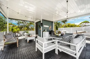 Top Floor Unit & Roof Terrace - Image 2