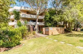 Top Floor Unit & Roof Terrace - Image 5