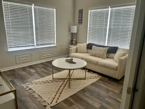 Cozy Oasis-Spacious 4 Bedroom Condo! - Image 2