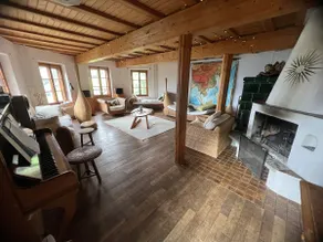 350-year-old farmhouse, 42 people - Image 3