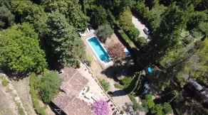 Idyllic 1800s House for Luxury Stay in Provence - Image 3