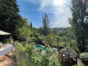 Idyllic 1800s House for Luxury Stay in Provence - Image 5