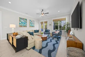 Four Separate En-suites, Fenced Yard, Gas Fire Pit - Image 3