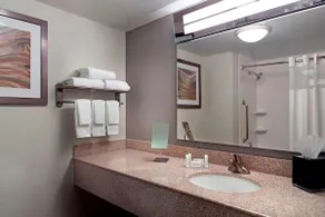 Modern Comfort! Near Cumberland Mall! Pets Allowed - Image 5
