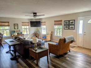 Hillside Abode in Historic White Springs - Image 3