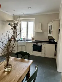 Apartment in Manor House - Image 2