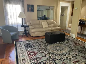 Spacious Home w/ Free 2 car parking - Image 2