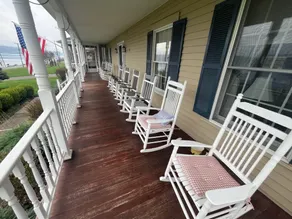 Glorious Keuka Lakefront House- Sleeps 12 + dog - Image 5