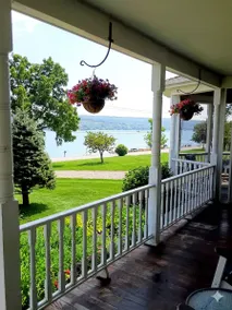 Glorious Keuka Lakefront House- Sleeps 12 + dog - Image 2