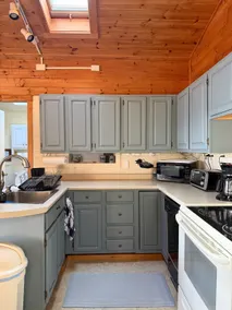 Lake Front Cottage - Image 4